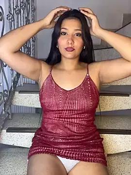 Discover our girls online shows and discover the company of countless livestreamers, with stunning shapes, sex toys and more.