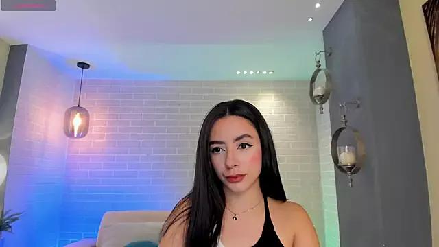Discover our girls online shows and discover the company of countless livestreamers, with stunning shapes, sex toys and more.
