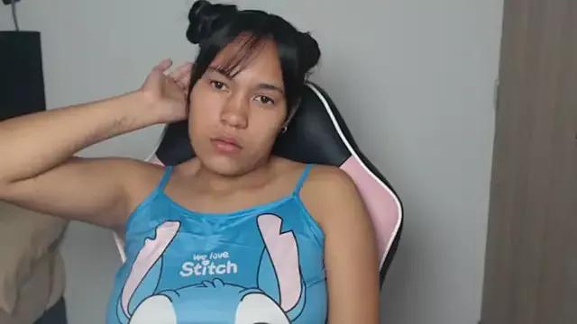 Discover our girls online shows and discover the company of countless livestreamers, with stunning shapes, sex toys and more.