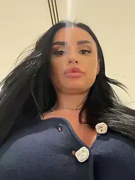 IsabelleHunt from StripChat is Freechat
