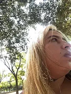 Isasexyxxx from StripChat