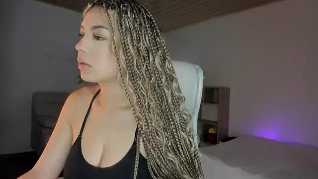 Isis_Amarah from StripChat