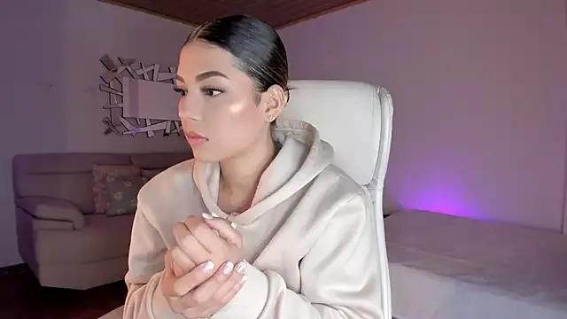 Isis_Amarah from StripChat