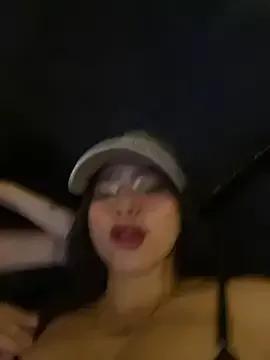isis_lombardi from StripChat