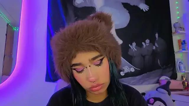 isisjones18 from StripChat