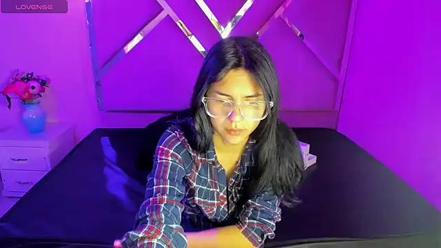 IsisRouse from StripChat