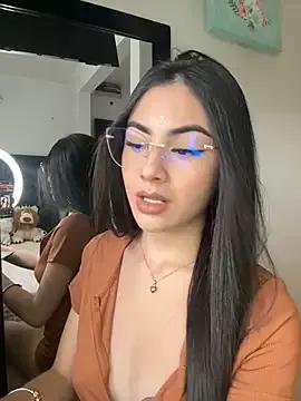 IslaCole from StripChat is Freechat