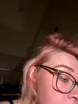 Itzz_lolareign from StripChat is Freechat