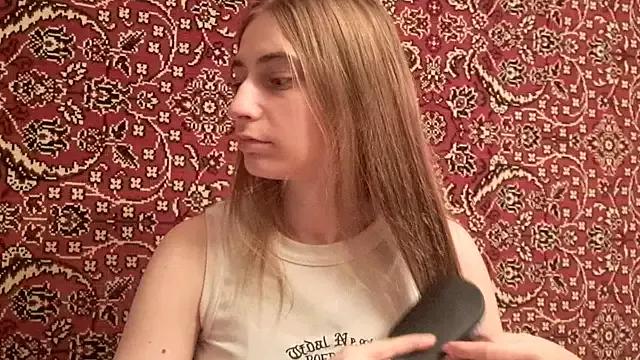 Discover our girls online shows and discover the company of countless livestreamers, with stunning shapes, sex toys and more.