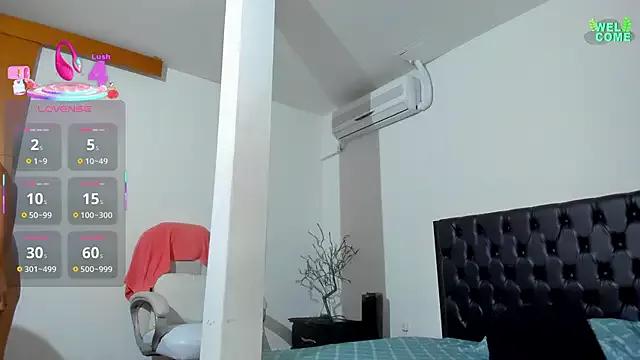 Discover our girls online shows and discover the company of countless livestreamers, with stunning shapes, sex toys and more.