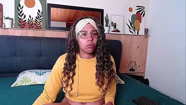 IVONNE_COLLINS33 from StripChat is Freechat