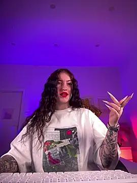 Discover our girls online shows and discover the company of countless livestreamers, with stunning shapes, sex toys and more.