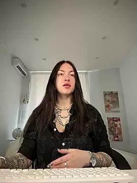 IvyHoney from StripChat is Freechat