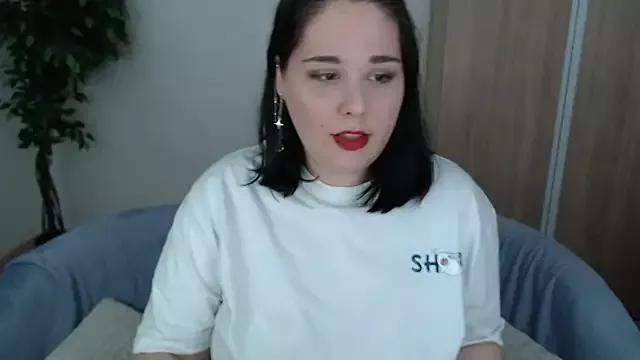 IvyLebelly from StripChat is Freechat