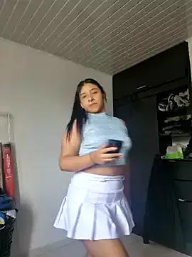 Izaa-Rous webcams show profile image 