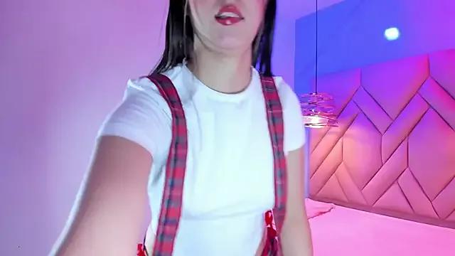 Discover our girls online shows and discover the company of countless livestreamers, with stunning shapes, sex toys and more.