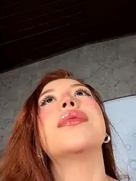 Discover our girls online shows and discover the company of countless livestreamers, with stunning shapes, sex toys and more.