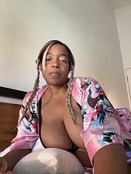 Photos of JamaicanAmazonQueen from StripChat is Freechat