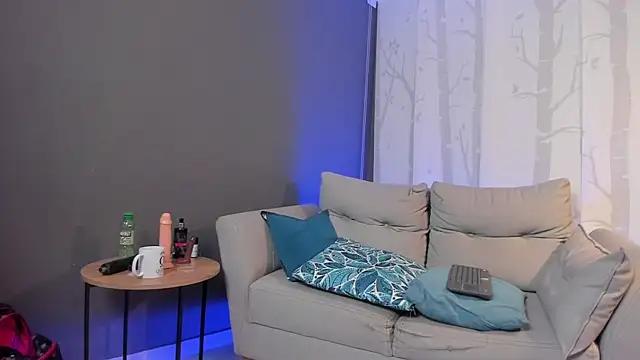 Discover our girls online shows and discover the company of countless livestreamers, with stunning shapes, sex toys and more.