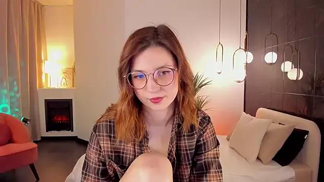 Discover our girls online shows and discover the company of countless livestreamers, with stunning shapes, sex toys and more.