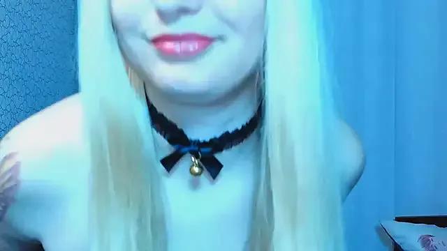 Discover our girls online shows and discover the company of countless livestreamers, with stunning shapes, sex toys and more.