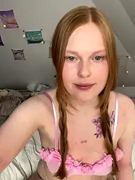 Discover our girls online shows and discover the company of countless livestreamers, with stunning shapes, sex toys and more.