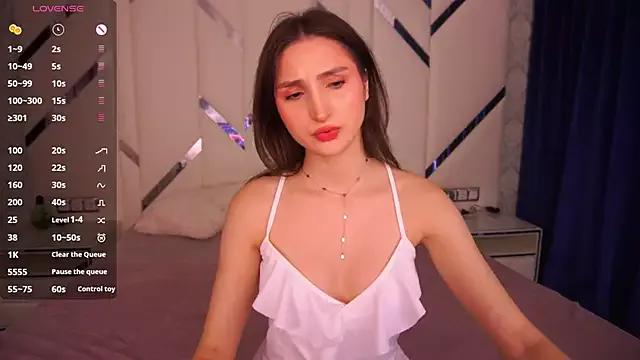 JanieFoxy from StripChat is Freechat