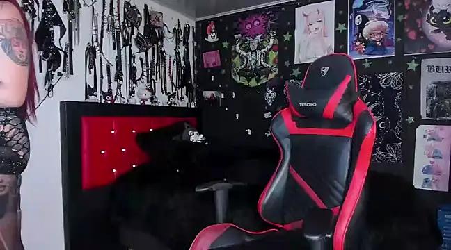 Discover our girls online shows and discover the company of countless livestreamers, with stunning shapes, sex toys and more.