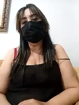 Discover our girls online shows and discover the company of countless livestreamers, with stunning shapes, sex toys and more.