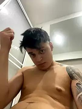 Discover our girls online shows and discover the company of countless livestreamers, with stunning shapes, sex toys and more.