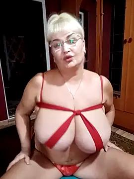 Discover our girls online shows and discover the company of countless livestreamers, with stunning shapes, sex toys and more.