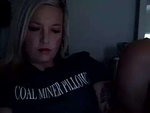 JennaLynn785 from StripChat