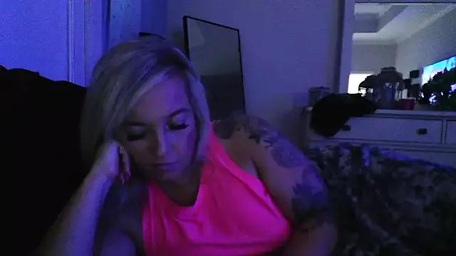 JennaLynn785 from StripChat