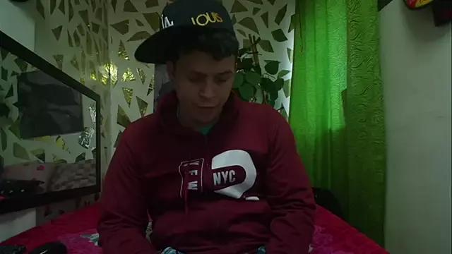 jenner_and_Lion from StripChat