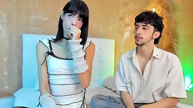 Discover our girls online shows and discover the company of countless livestreamers, with stunning shapes, sex toys and more.