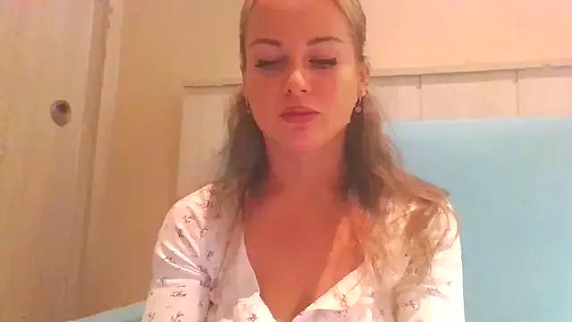 jennifer838 from StripChat