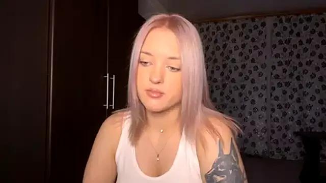 Jenniferboom from StripChat