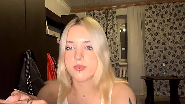 Jenniferboom from StripChat