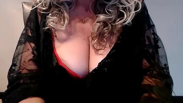 JenniLowen from StripChat