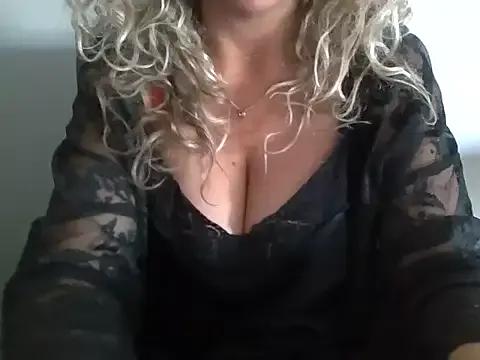 JenniLowen from StripChat