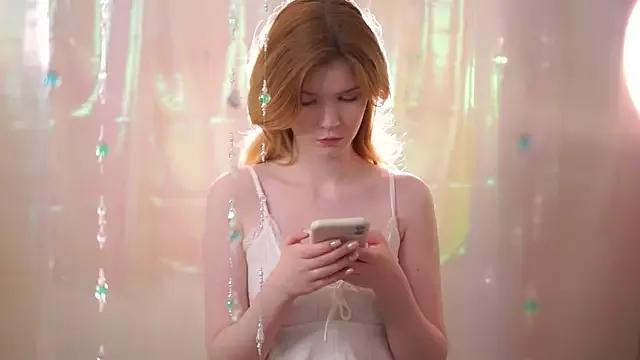 Discover our girls online shows and discover the company of countless livestreamers, with stunning shapes, sex toys and more.