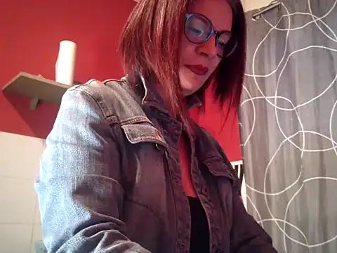 Discover our girls online shows and discover the company of countless livestreamers, with stunning shapes, sex toys and more.