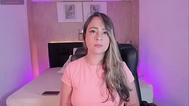 jessica_hotxxx from StripChat is Freechat