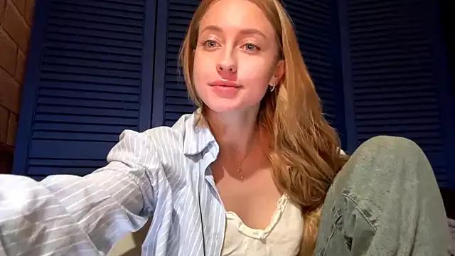 Discover our girls online shows and discover the company of countless livestreamers, with stunning shapes, sex toys and more.