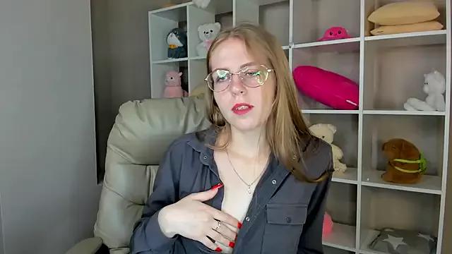 Joann_Shermann from StripChat is Freechat