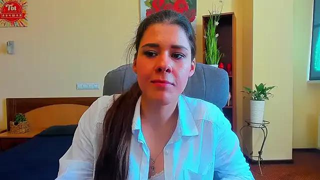 Discover our girls online shows and discover the company of countless livestreamers, with stunning shapes, sex toys and more.