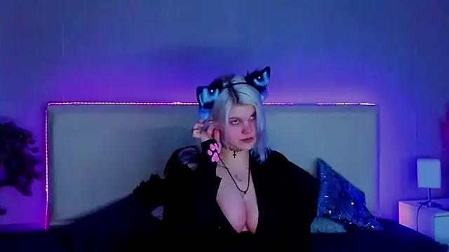 Discover our girls online shows and discover the company of countless livestreamers, with stunning shapes, sex toys and more.