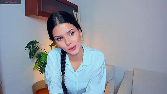 JoCauterucci from StripChat is Freechat
