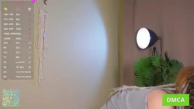 Discover our girls online shows and discover the company of countless livestreamers, with stunning shapes, sex toys and more.