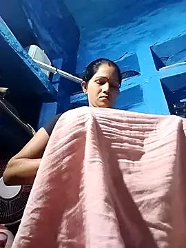 Jooli_xx from StripChat